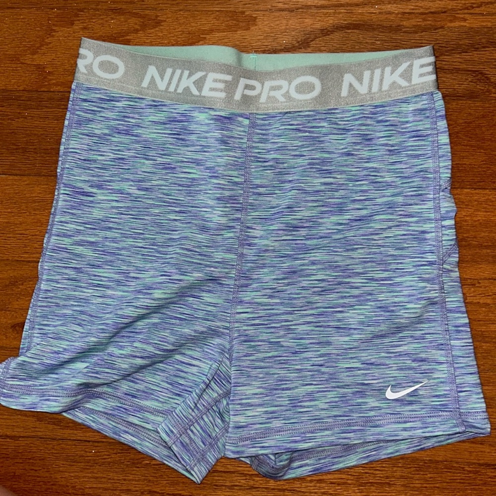 Nike Pro Women's Athletic Shorts in Light Purple and Mint Green Space-Dye